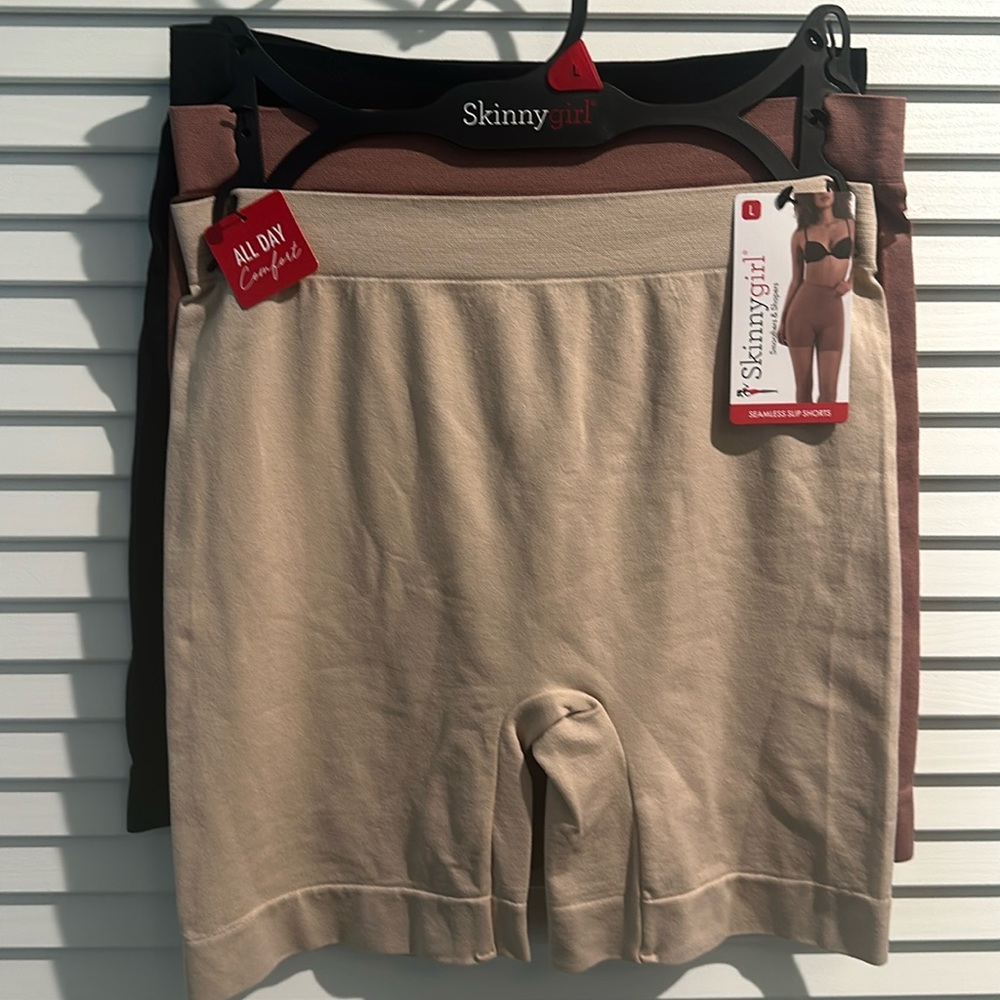 NWT Skinny Girl All Day Comfort (3) Piece Seamless Shapers & Smoothers.